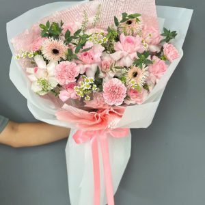 Bó hoa hồng chúc mừng tông hồng sang trọng 008