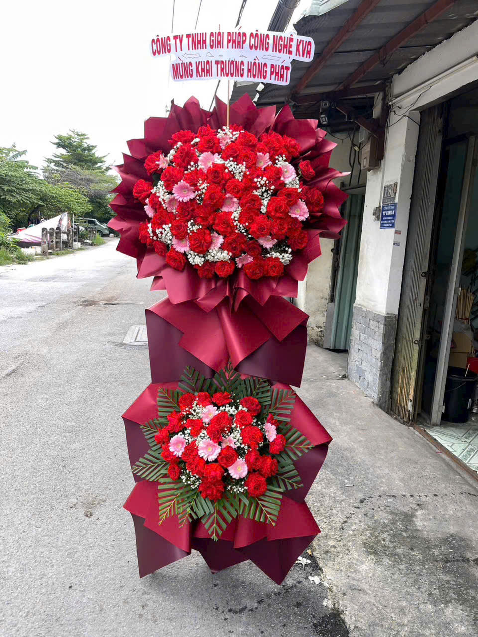 Kệ Khai Trương Tông Đỏ